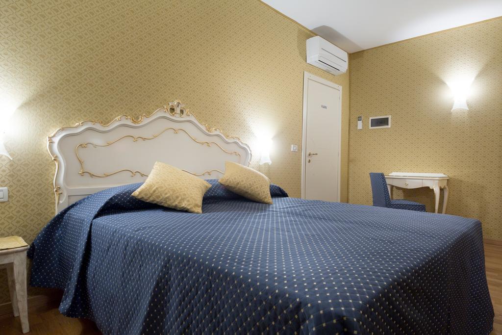 Hotel Residenza Nobile - Locazione Turistica Venecia Habitación foto